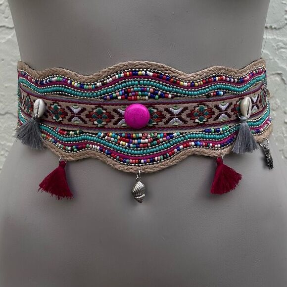 NWOT Boho Ethnic Fashion Stretch Belt 25" Multicolor Beaded W/ Shell & Tassels - Picture 4 of 10